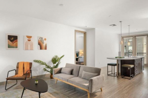 Luxury 2BR CozySuites on the Town Lake waterfront! 10